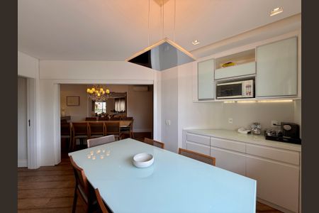 Apartamento à venda com 400m², 3 quartos e 4 vagas Apartamento à venda com 400m², 3 quartos e 4 vagasSala