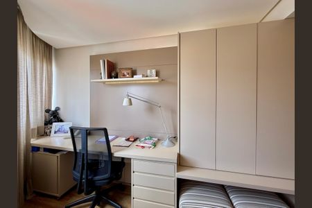 Apartamento à venda com 400m², 3 quartos e 4 vagas Apartamento à venda com 400m², 3 quartos e 4 vagasSala 2