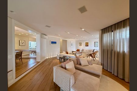 Apartamento à venda com 400m², 3 quartos e 4 vagas Apartamento à venda com 400m², 3 quartos e 4 vagasSala