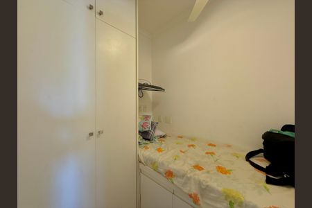 Apartamento à venda com 400m², 3 quartos e 4 vagas Apartamento à venda com 400m², 3 quartos e 4 vagasQuarto de Serviço