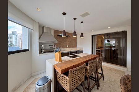 Apartamento à venda com 400m², 3 quartos e 4 vagas Apartamento à venda com 400m², 3 quartos e 4 vagasVaranda