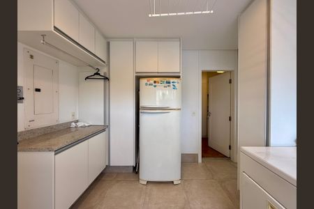 Apartamento à venda com 400m², 3 quartos e 4 vagas Apartamento à venda com 400m², 3 quartos e 4 vagasÁrea de Serviço