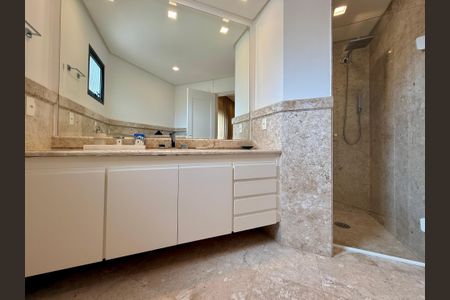 Apartamento à venda com 400m², 3 quartos e 4 vagas Apartamento à venda com 400m², 3 quartos e 4 vagasBanheiro Suíte 3