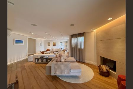 Apartamento à venda com 400m², 3 quartos e 4 vagas Apartamento à venda com 400m², 3 quartos e 4 vagasSala