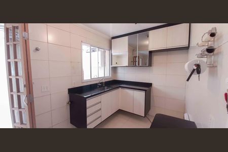 Casa de condomínio para alugar com 50m², 2 quartos e 2 vagasCozinha