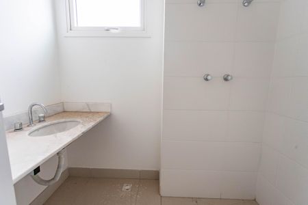 Apartamento à venda com 130m², 3 quartos e 3 vagas Apartamento à venda com 130m², 3 quartos e 3 vagasBanheiro da suíte 1