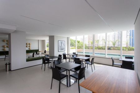 Apartamento à venda com 130m², 3 quartos e 3 vagas Apartamento à venda com 130m², 3 quartos e 3 vagasÁrea comum - Salão de festas