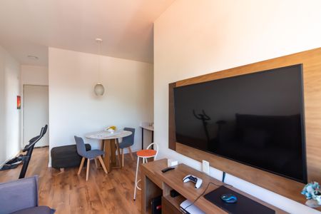 Sala  de apartamento para alugar com 2 quartos, 56m² em Padroeira, Osasco