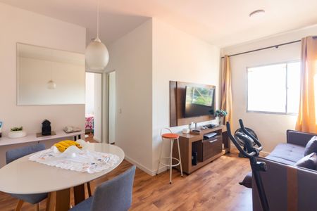 Sala  de apartamento para alugar com 2 quartos, 56m² em Padroeira, Osasco