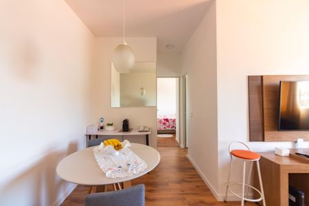 Sala  de apartamento para alugar com 2 quartos, 56m² em Padroeira, Osasco