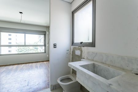 Apartamento à venda com 76m², 2 quartos e 2 vagasBanheiro da Suíte