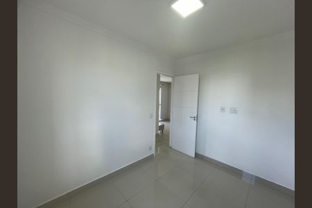 Quarto 1 de apartamento à venda com 2 quartos, 52m² em Jardim Flor da Montanha, Guarulhos