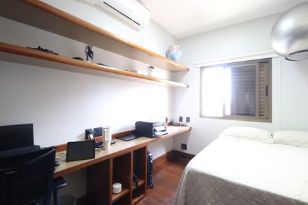 Apartamento para alugar com 264m², 5 quartos e 2 vagasQuarto 5