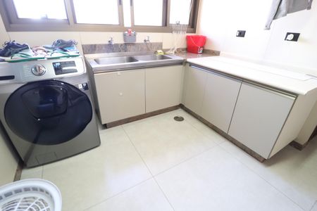 Apartamento para alugar com 264m², 5 quartos e 2 vagasÁrea de Serviço