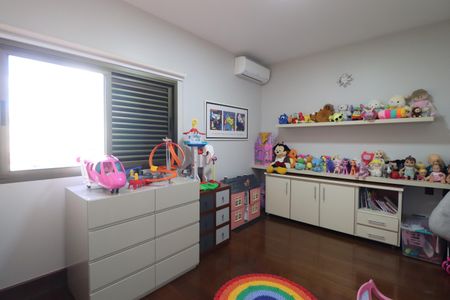 Apartamento para alugar com 264m², 5 quartos e 2 vagasQuarto 3