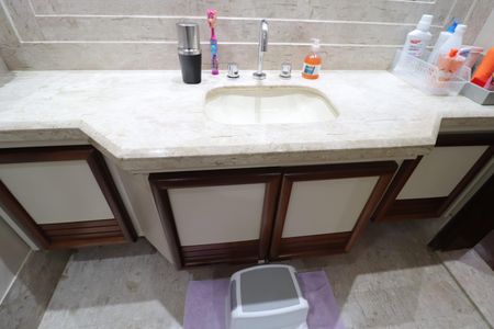 Apartamento para alugar com 264m², 5 quartos e 2 vagasBanheiro do Quarto 1