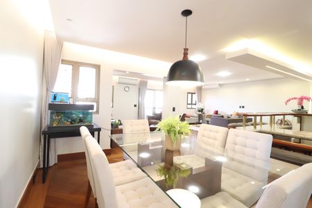 Apartamento para alugar com 264m², 5 quartos e 2 vagasSala