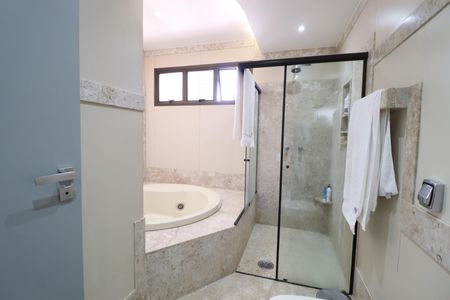 Apartamento para alugar com 264m², 5 quartos e 2 vagasBanheiro do Quarto 4
