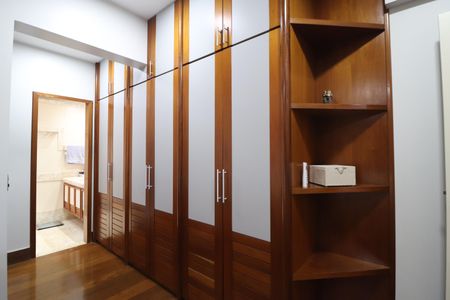 Apartamento para alugar com 264m², 5 quartos e 2 vagasQuarto 4 - Suíte