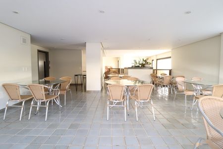 Apartamento para alugar com 264m², 5 quartos e 2 vagasÁrea comum - Salão de festas