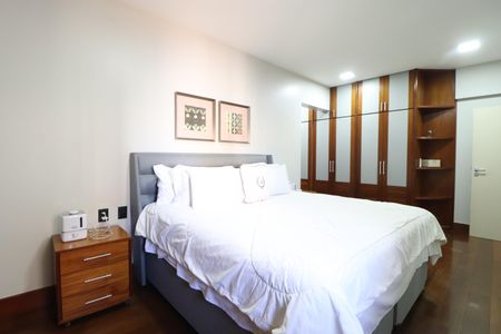 Apartamento para alugar com 264m², 5 quartos e 2 vagasQuarto 4 - Suíte