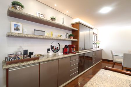 Apartamento para alugar com 264m², 5 quartos e 2 vagasSala