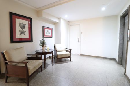 Apartamento para alugar com 264m², 5 quartos e 2 vagasHall social