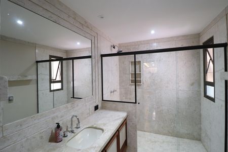 Apartamento para alugar com 264m², 5 quartos e 2 vagasBanheiro Social