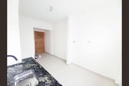 Cozinha de apartamento para alugar com 1 quarto, 50m² em Gonzaguinha, São Vicente