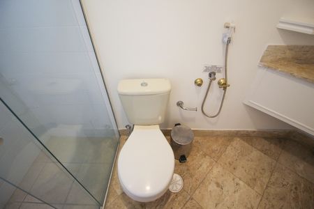 Banheiro de apartamento à venda com 1 quarto, 43m² em Jardim Paulistano, São Paulo
