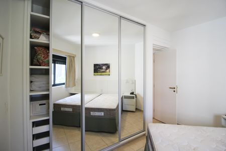 Quarto  de apartamento à venda com 1 quarto, 43m² em Jardim Paulistano, São Paulo