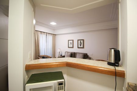 Cozinha de apartamento à venda com 1 quarto, 43m² em Jardim Paulistano, São Paulo