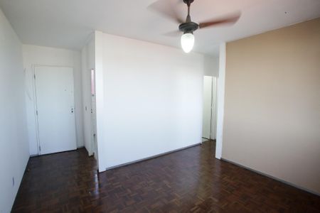 Sala de apartamento para alugar com 2 quartos, 45m² em Taquara, Rio de Janeiro