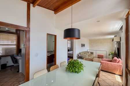 Apartamento à venda com 260m², 4 quartos e 2 vagasCobertura