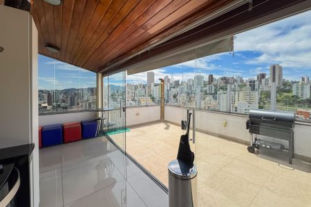Apartamento à venda com 260m², 4 quartos e 2 vagasCobertura