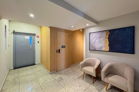 Apartamento à venda com 260m², 4 quartos e 2 vagasHall social