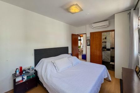 Apartamento à venda com 260m², 4 quartos e 2 vagasSuíte 2