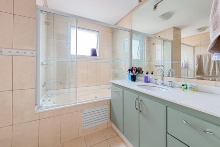 Apartamento à venda com 145m², 3 quartos e 2 vagasBanheiro da Suíte