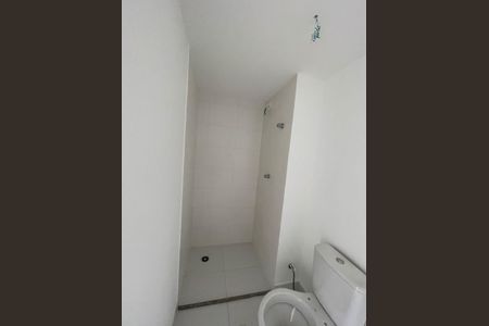 Banheiro de apartamento à venda com 1 quarto, 27m² em Jardim Itacolomi, São Paulo