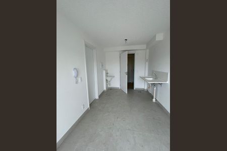 Cozinha de apartamento à venda com 1 quarto, 27m² em Jardim Itacolomi, São Paulo