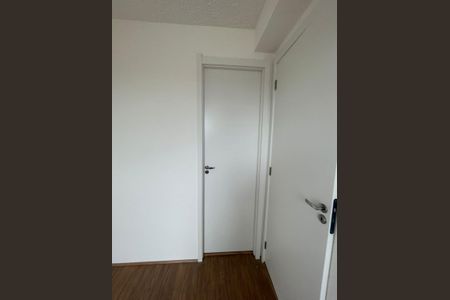 Quarto de apartamento à venda com 1 quarto, 27m² em Jardim Itacolomi, São Paulo