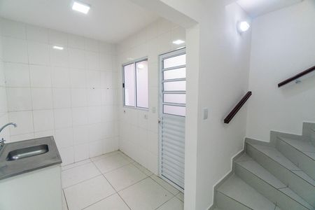 Cozinha de casa de condomínio para alugar com 2 quartos, 59m² em Vila Guarani (zona Sul), São Paulo