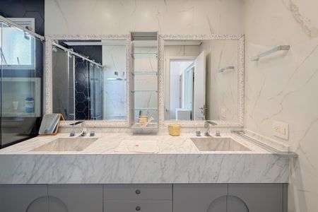 Apartamento à venda com 175m², 3 quartos e 4 vagasBanheiro da Suíte Master