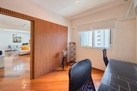 Apartamento à venda com 175m², 3 quartos e 4 vagasEscritório