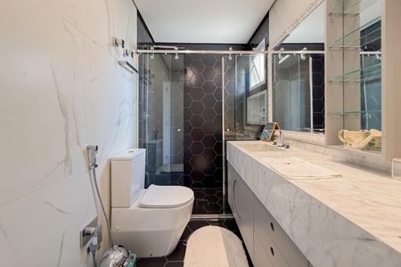 Apartamento à venda com 175m², 3 quartos e 4 vagasBanheiro da Suíte Master