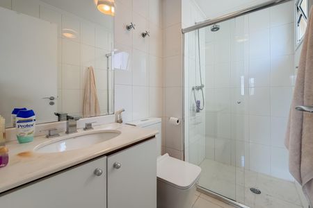 Apartamento à venda com 175m², 3 quartos e 4 vagasBanheiro da Suíte 2