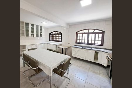 Cozinha de casa à venda com 3 quartos, 190m² em Vila Osasco, Osasco