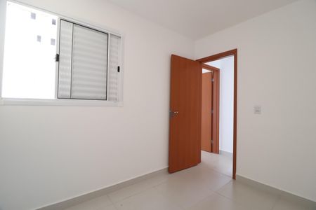 Quarto 1 de apartamento para alugar com 2 quartos, 56m² em Chácaras Tubalina E Quartel, Uberlândia