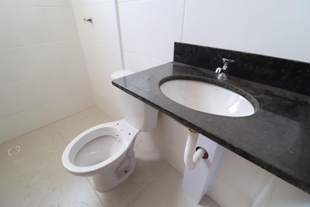 Apartamento para alugar com 56m², 2 quartos e 1 vagaBanheiro do Quarto 2