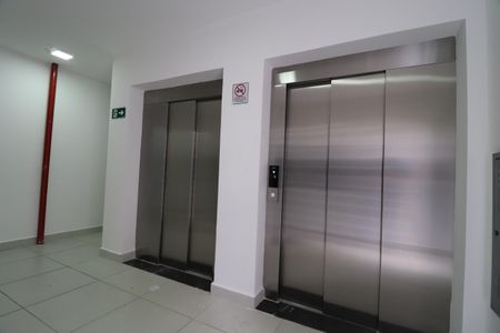Apartamento para alugar com 56m², 2 quartos e 1 vagaElevadores
